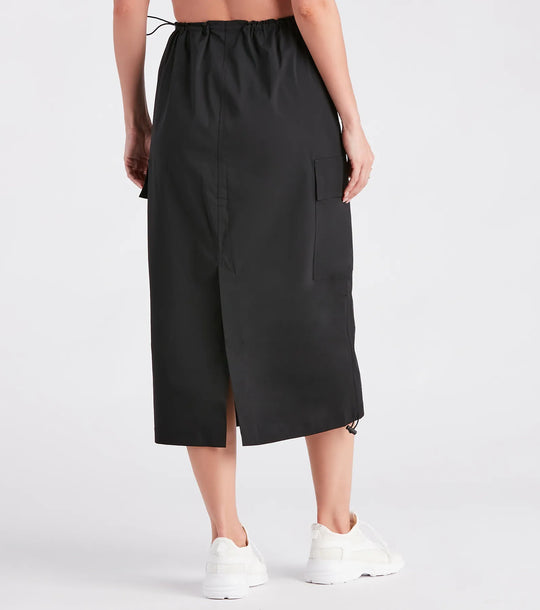 Zij is een Trendsetter Nylon Parachute Midi Rok