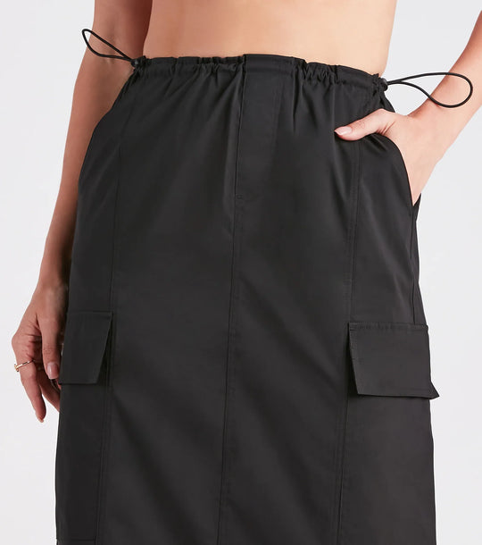 Zij is een Trendsetter Nylon Parachute Midi Rok