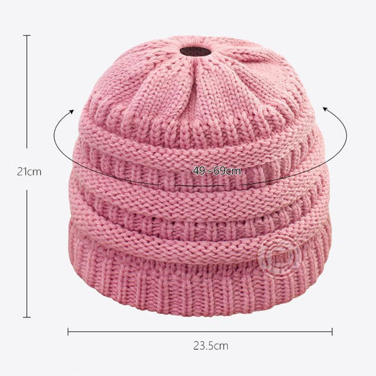 Knitted Hat with Ponytail Opening | Ideal for the Cold Season