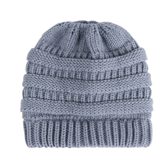 Knitted Hat with Ponytail Opening | Ideal for the Cold Season