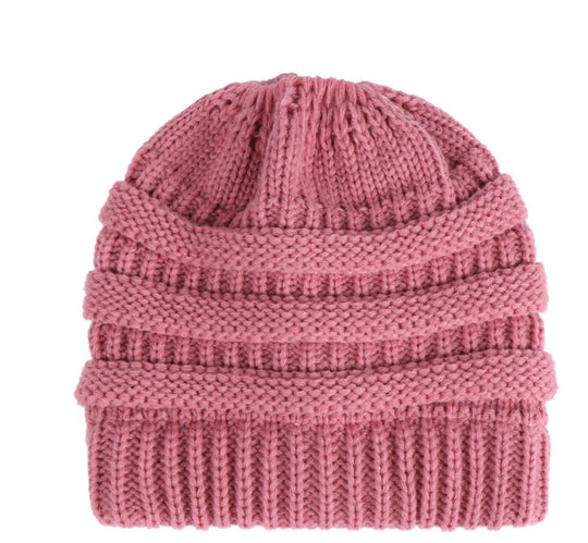 Knitted Hat with Ponytail Opening | Ideal for the Cold Season