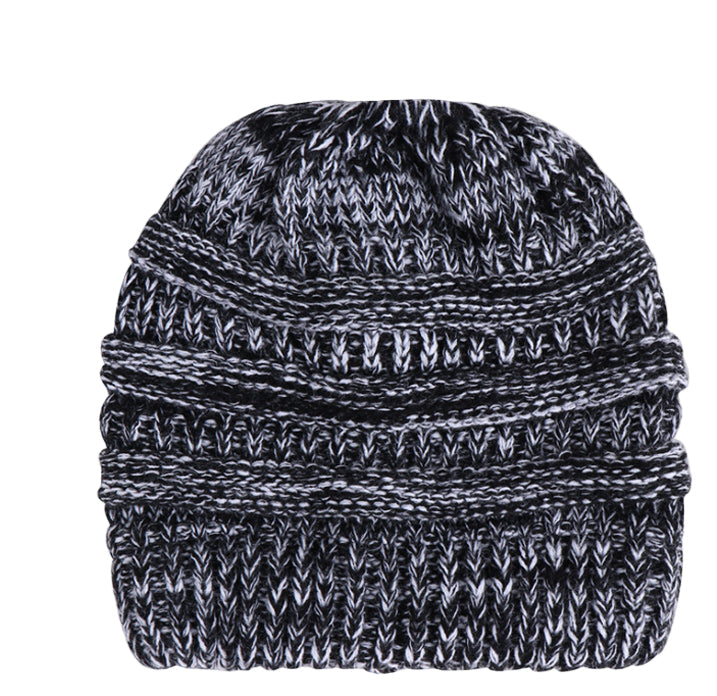Knitted Hat with Ponytail Opening | Ideal for the Cold Season