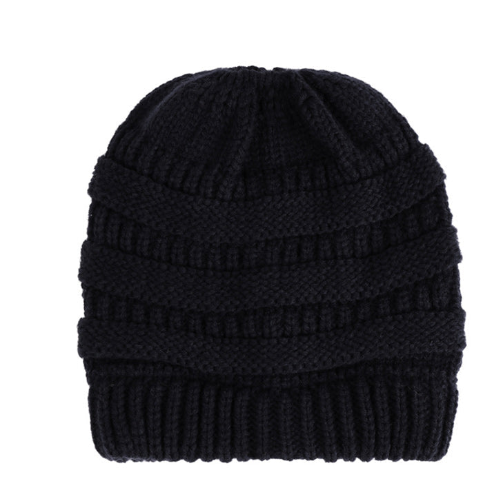 Knitted Hat with Ponytail Opening | Ideal for the Cold Season