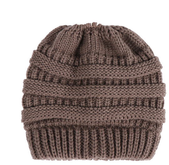 Knitted Hat with Ponytail Opening | Ideal for the Cold Season