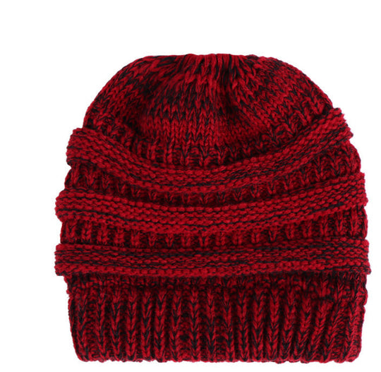 Knitted Hat with Ponytail Opening | Ideal for the Cold Season