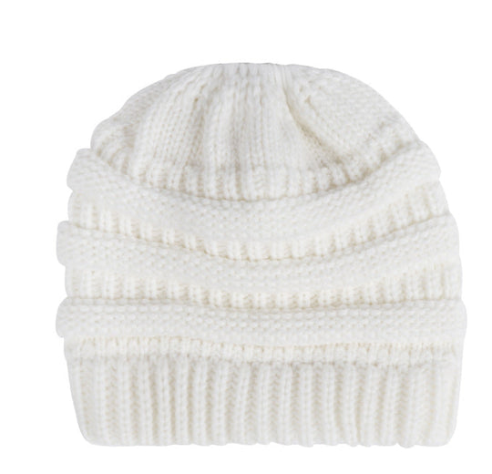 Knitted Hat with Ponytail Opening | Ideal for the Cold Season