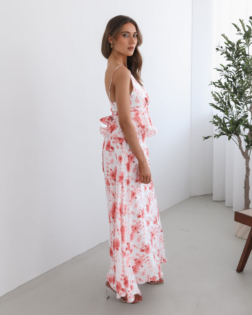 Dames | Devina Jurk | Witte Bloemen | Spaghetti Bandjes | Vierkante Halslijn | Maxi Lengte