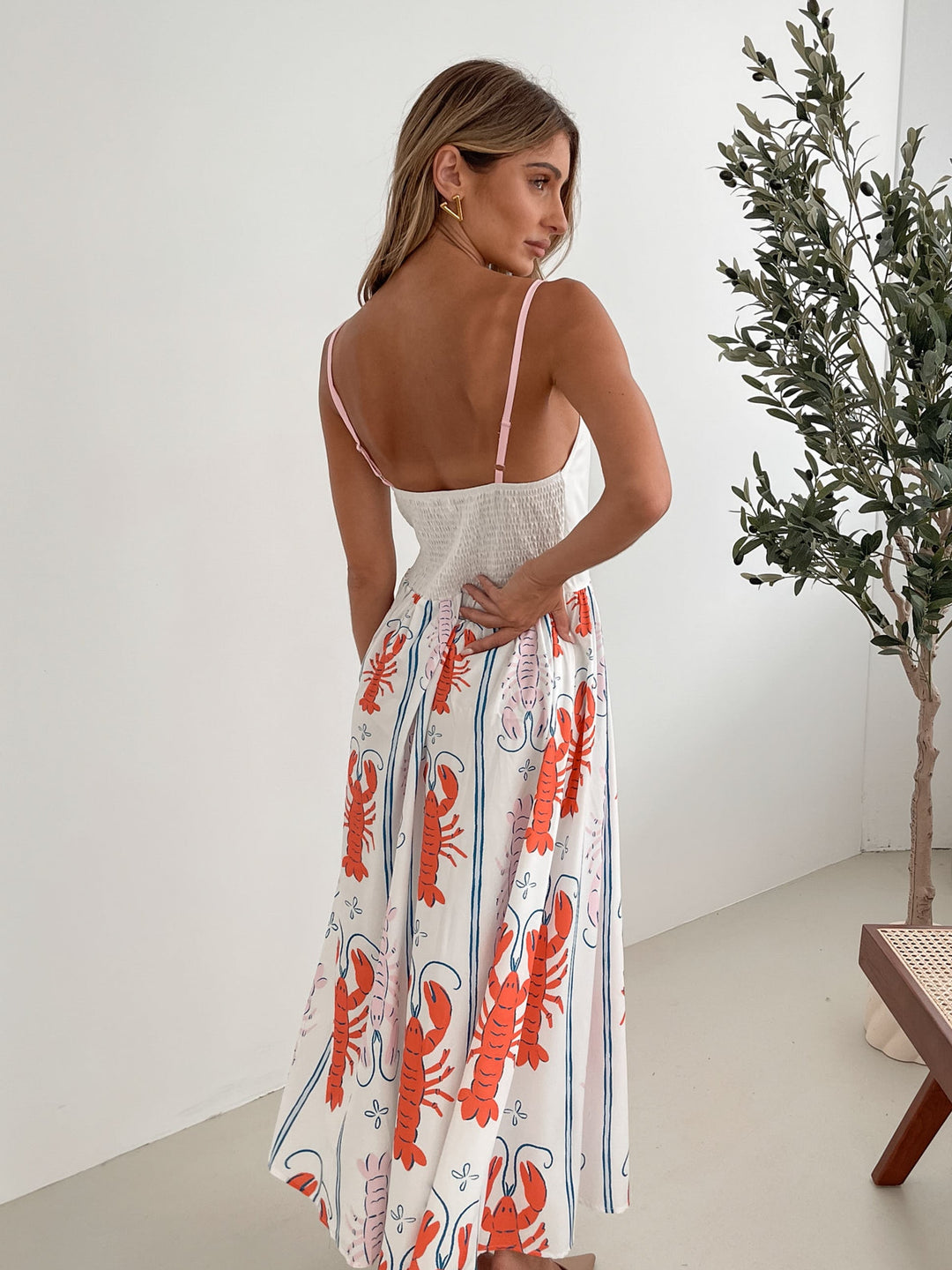 Dames | Evania Jurk | Witte Print | Spaghettibandjes | Ronde Halslijn | Midi Lengte