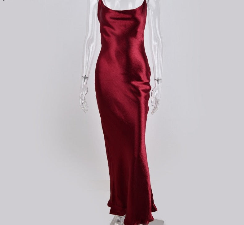 Satijnen Midi Jurk met Diepe Rugdecolleté en Delicate Bandjes