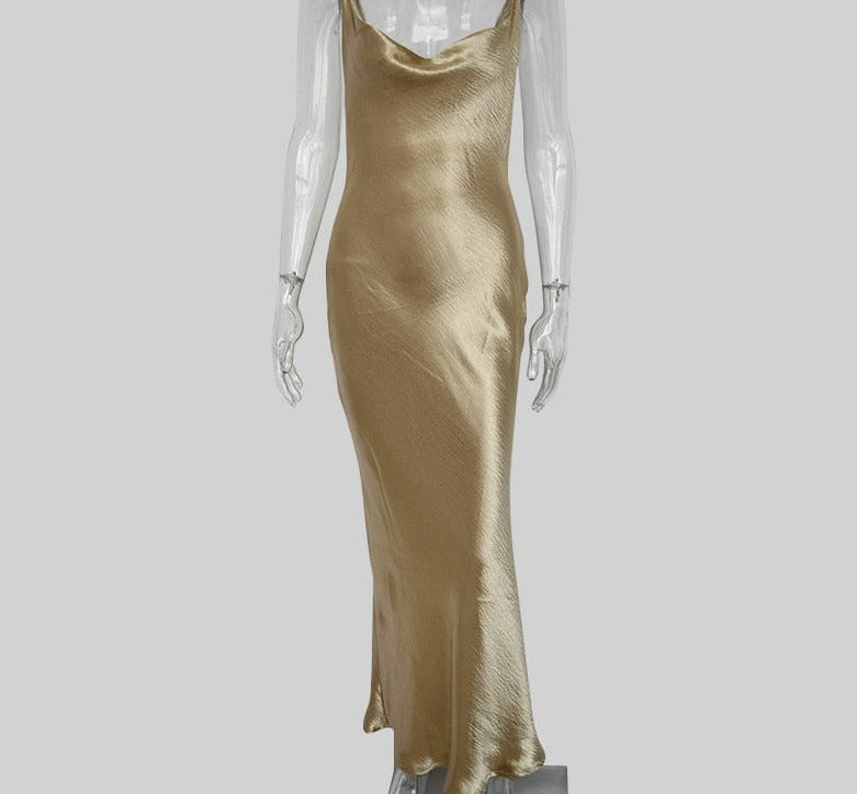 Satijnen Midi Jurk met Diepe Rugdecolleté en Delicate Bandjes