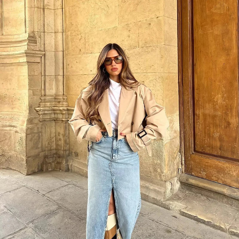 Heidi | Kurzer Trench Coat | Zeitlose Eleganz und Moderner Chic 