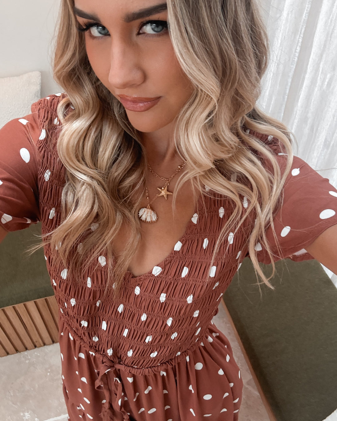 Dames | Midaxi Jurk | V-hals | Fluttermouwen | Smock Bustier | Tailleband | Gelaagde Rok