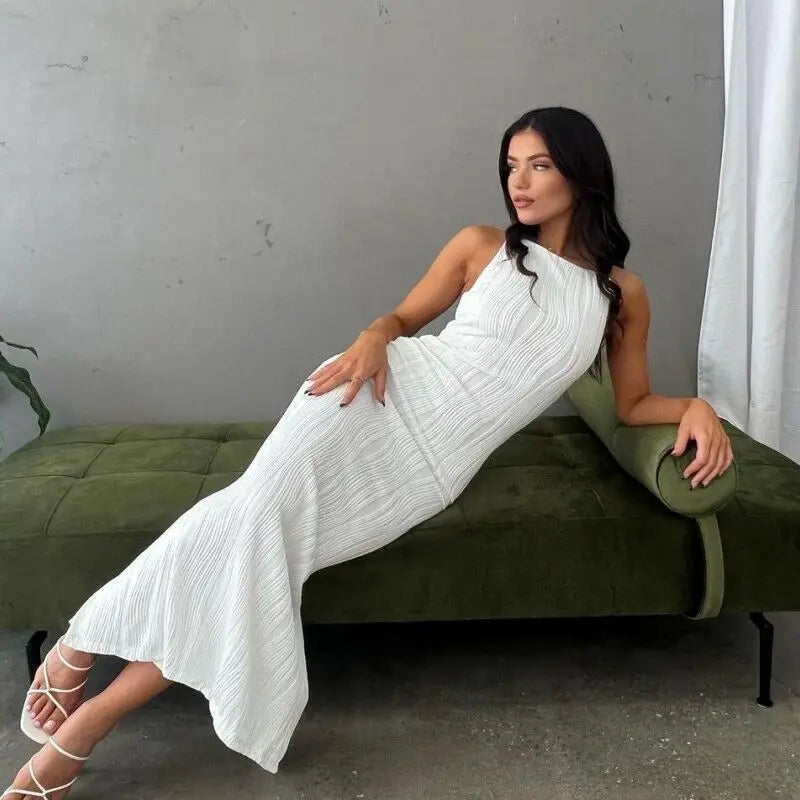 Elegant maxi dress with textured fabric