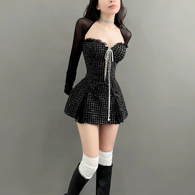 Gothische Mini-jurk met Lange Transparante Mouwen en Corsetbinding