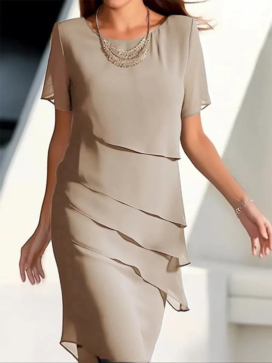 Elegant ladies' layered dress with short sleeves