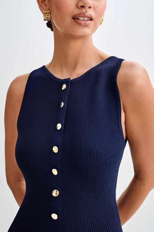 Sleeveless midi knitted dress with buttons