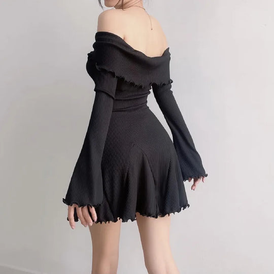 Dress with Spanish neckline and flattering sleeves