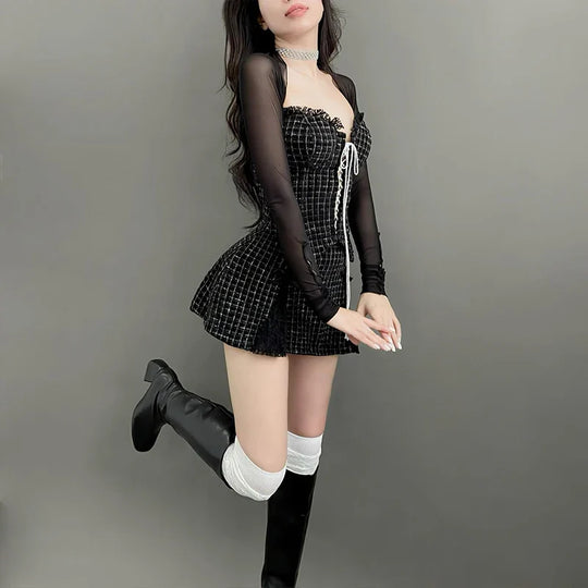 Gothische Mini-jurk met Lange Transparante Mouwen en Corsetbinding