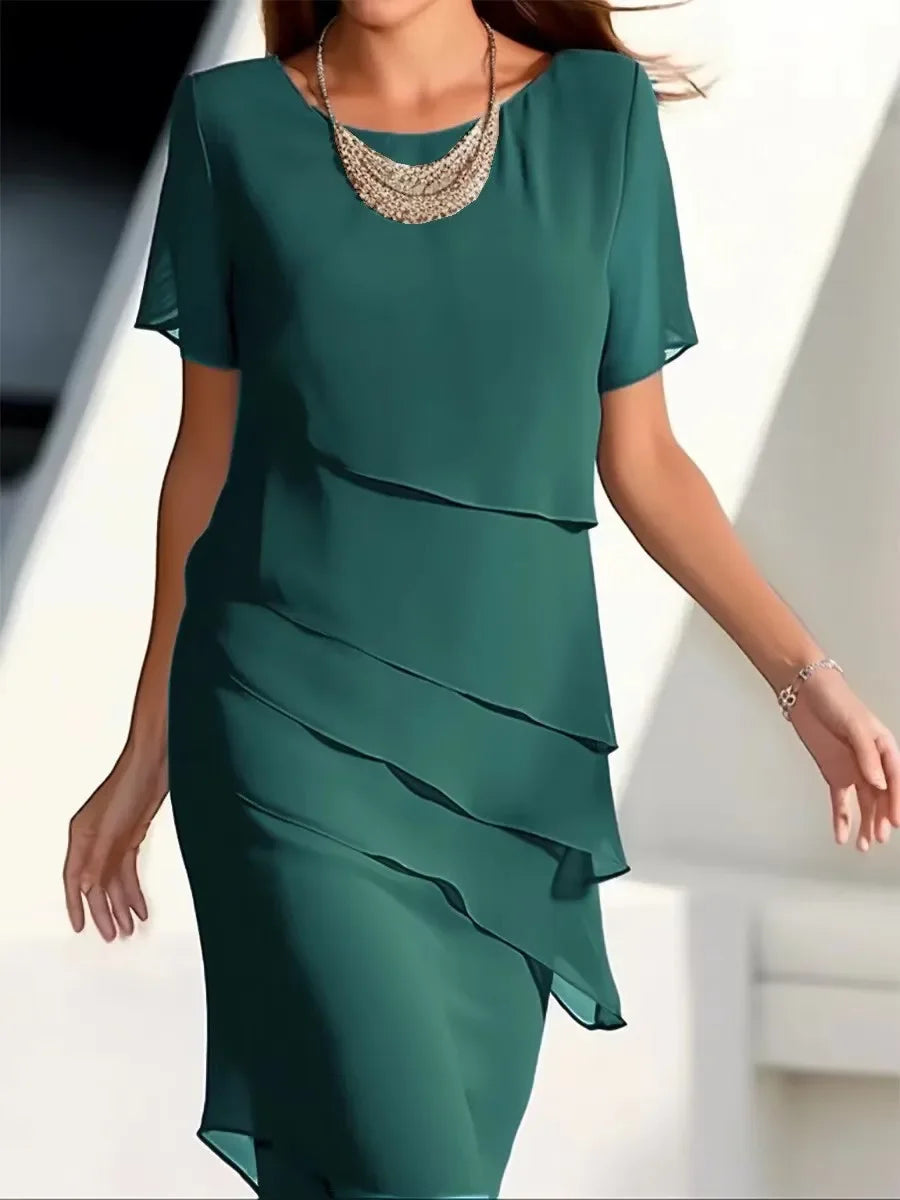 Elegant ladies' layered dress with short sleeves