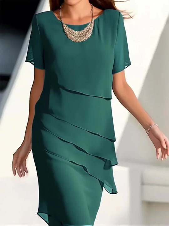 Elegant ladies' layered dress with short sleeves