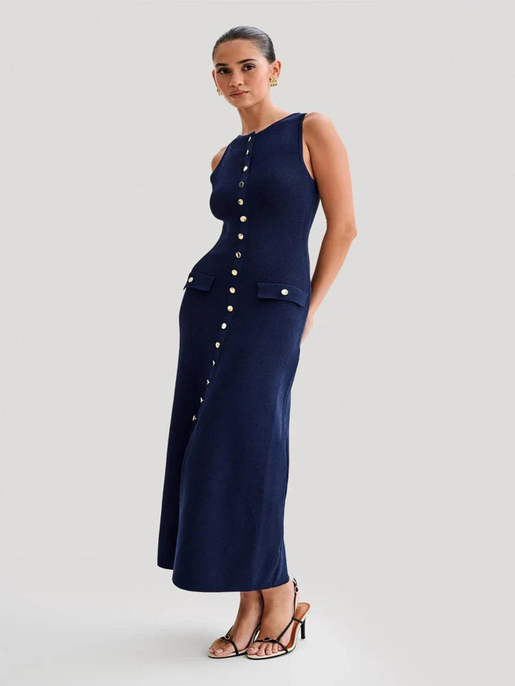 Sleeveless midi knitted dress with buttons