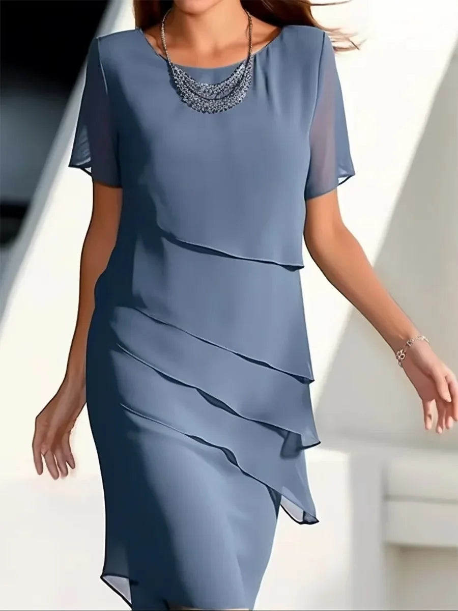Elegant ladies' layered dress with short sleeves