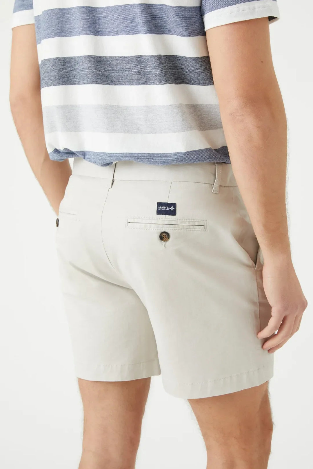 Men's Shorts with Practical Pockets and Button Closure | Ideal for the Summer Season