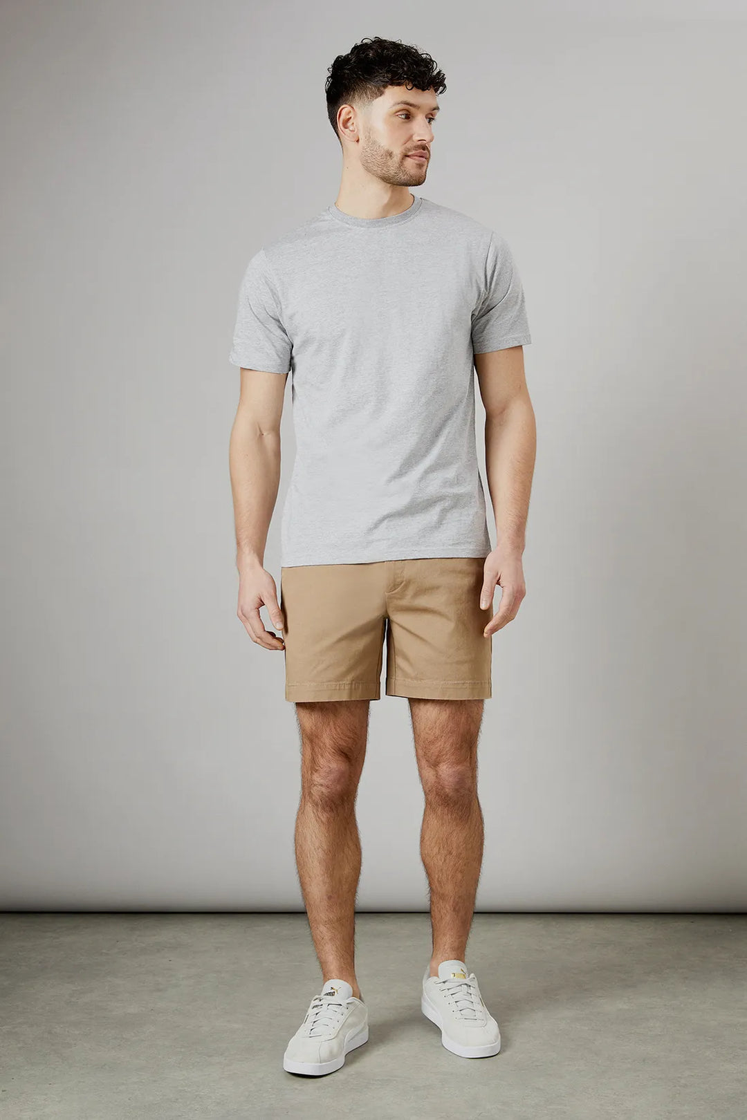 Men's Shorts with Practical Pockets and Button Closure | Ideal for the Summer Season