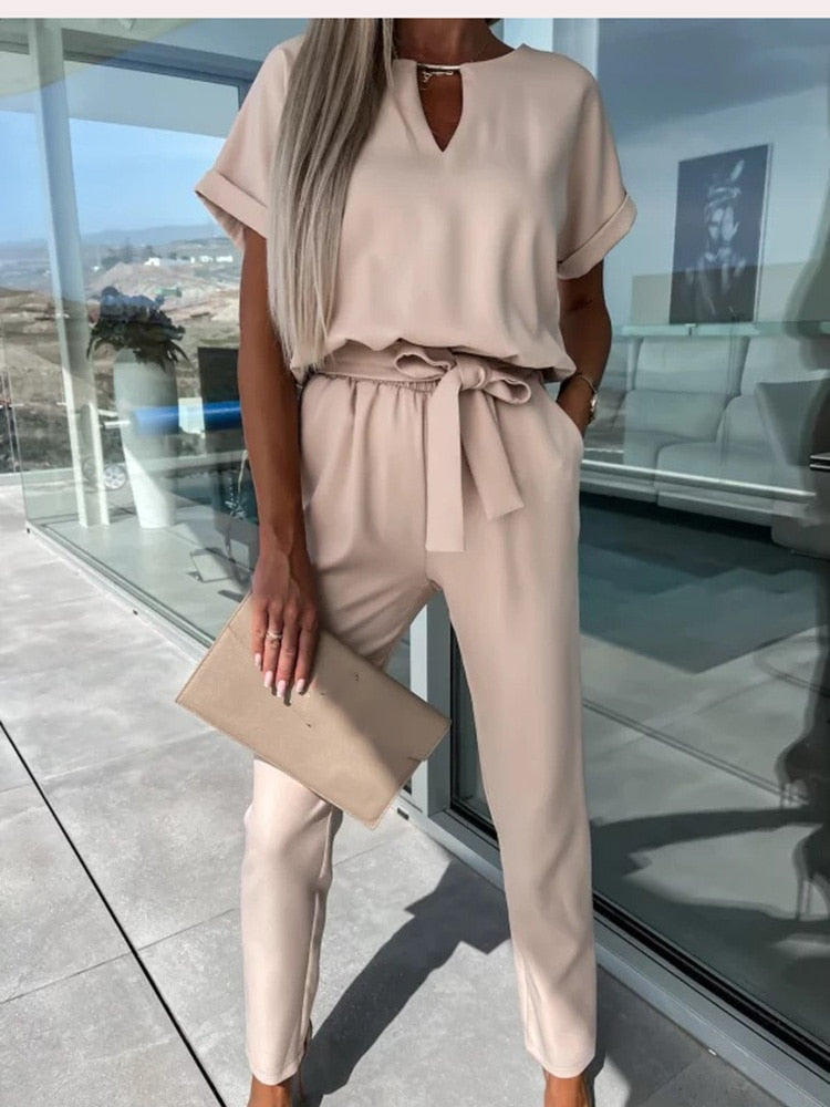 Elara Jumpsuit with Tie Detail – Stylish, Comfortable and Versatile