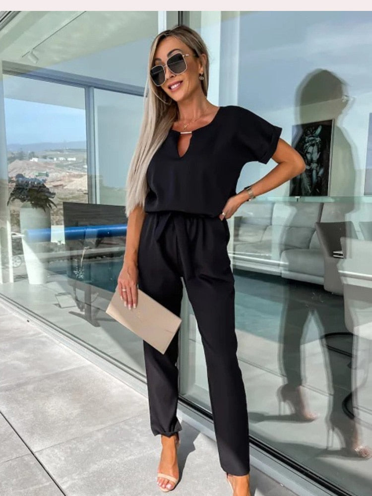 Elara Jumpsuit with Tie Detail – Stylish, Comfortable and Versatile